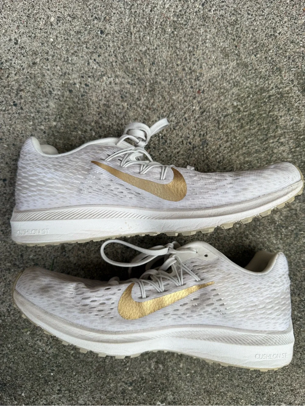 Nike tennis shoes